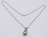 Auktion 374 / Los 1465 <br>925er Silberkette mit Modeschmuck-Perlanh&auml;nger, Kette ca. L-40cm Anh. 2,5cm