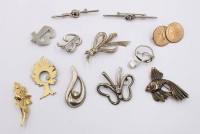 Auktion 374<br>12x div. Modeschmuck-Broschen