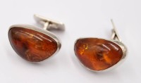 Auktion 374<br>Paar Manschettenkn&ouml;pfe, 800er Silber mit Bernstein, 11,8gr.