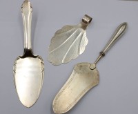Auktion 374<br>3x div. Heber, versilbert, Gr&ouml;&szlig;te L-25,5cm