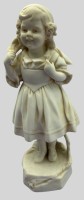 Auktion 374<br>M&auml;dchenfigur  um 1900, H-7,5 cm Bisquitporzellan