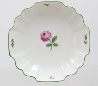 Auktion 375<br>kl. Schale, Wien Augarten, Rosenbemalung, ca. H-3,5cm D-14,5cm