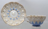Auktion 375<br>antikes Prunkgedeck ,Meissener Porzellan, ca. 1820-1840, reliefiert und Goldzier (berieben), 1. Wahl, ca. H-6,3cm