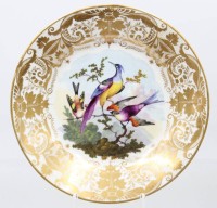 Auktion 375 / Los 8041 <br>Zierteller mit Paradiesvogelbemalung, wohl Richard Dodson, Derby ca.1815, kl. Altriss, ca. D-23,5cm