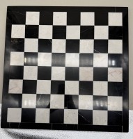 Auktion 375<br>massives Steinschach mit grossen Stein-Spielfeld. wohl S&uuml;damerika, 43x43 cm,  32 Figuren, H-K&ouml;nig-12,5 cm