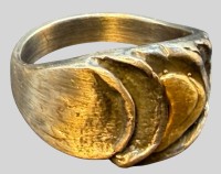 Auktion 375<br>Designer-Silberring-835-, mittig wohl Gold? -1000- gestempelt und undeutl. Punze  "PE"?, RG 63, 8,48 gr.
