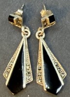 Auktion 375<br>Paar Silber-925- Ohrh&auml;nger mit Onyx und Markasiten, L-ca. 4 cm,  8,44 gr.