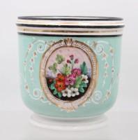 Auktion 375<br>&Uuml;bertopf um 1900, Florale Bemalung und Goldzier, Frankreich ?, ca. H-17cm D-17cm