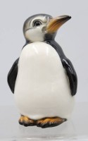 Auktion 375<br>Goebel-Spardose, Pinguin, Unterglasurfarben, Schhl&uuml;ssel fehlt, ca. H-16cm