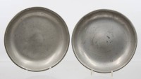 Auktion 375<br>2x Zinn-Schalen, alter?, je D-20,8cm H-3cm