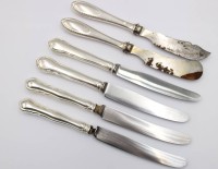 Auktion 375 / Los 11008 <br>Konvolut Messer. Silbergriffe, Alters-u. Gebrauchsspuren, ca. L-22cm