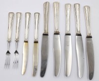Auktion 375<br>10x Besteckteile, 2x Dessertgabeln, 2x Dessertmesser, 6x Speisemesser, je 800er Silbergriffe, ca. L-17 bis 20,5cm, Ziermonogramm