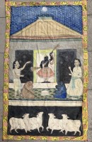 Auktion 375<br>handbemaltes indisches Pichwai-Textilgem&auml;lde (vermutlich Anfang 20. Jahrhundert), das die Gottheit Shrinathji (eine Form von Krishna) in einem Schreinpavillon umgeben von Priestern und Schafen darstellt, gef&uuml;ttert, 130x80 cm