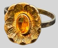 Auktion 375<br>M&auml;dchen-Silberring-800- mit gelben Stein, oben offen, 2 gr.