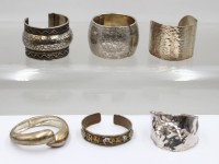 Auktion 375<br>6x div. Armspangen und Reife, Modeschmuck