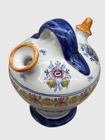 Auktion 375 / Los 9022 <br>Traditioneller Vintage spanischer Botijo Wasserkrug von Talavera Niveiro handbemalt und signiert , H-24 cm