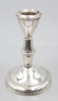 Auktion 375<br>Leuchter, Sterling-Silber, &auml;lter, gef&uuml;llter Stand, an T&uuml;lle besch&auml;digt, ca. H-11,5cm, 170gr.