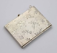 Auktion 375<br>835er Silber-Reise-Bilderrahmen, floral ziseliert, ca. 33,8gr., ca. 5,2 x 4cm