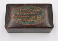 Auktion 375<br>kl. Holzkasten, 20/30er Jahre, Deckel mit Spruch, ca. 5 x 12 x 7cm