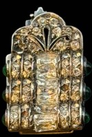Auktion 375<br>Art Deco Schalclip Vorderseite klare Steine (einige fehlen), seitl. gr&uuml;ne,Sterling Silber, ca. 3x2 cm