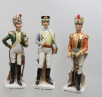 Auktion 375<br>Porzellanfiguren, franz&ouml;sische Soldaten, KOWA, 2 Figuren bestossen, ca. H-22,5cm