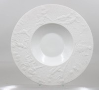 Auktion 375<br>runde Zierplatte, Rosenthal, &bdquo;Zauberfl&ouml;te&ldquo; von Bj&oslash;rn Wiinblad, ca. D- 28cm