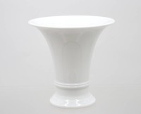 Auktion 375<br>Kratervase, KPM Berlin, Entw. Karl Friedrich Schinkel, Wei&szlig;porzellan, ca. H-14,5cm