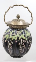 Auktion 375<br>hohe Deckelgef&auml;ss, G &amp; C Interiors, Bronzemonturen, floral dekoriert, ca. H-27cm