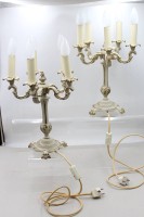 Auktion 375 / Los 16028 <br>Paar massiver 5flammiger Leuchter, wohl Messing unter Farbe, Rokokostil, je ca. H-40cm D-30cm