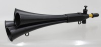 Auktion 375<br>Mehrklangsignalhorn, das auch als Tremolo-Trompete oder Rottenwarnsignalhorn, ca L-40cm