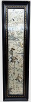 Auktion 375 / Los 15518 <br>chines. Seidenstickerei, fig&uuml;rl. Darstellungen, ev. Kesi Armband?, ger/Glas, 55x15 cm
