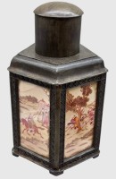 Auktion 375 / Los 15521 <br>antike chines. 5-eckige Zinn-Teedose, Bemalung hinter Glas, H-17,5 cm, B-11 cm