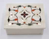 Auktion 375<br>Zierdose, Marmor, farbige Einlagen, ca. H-4,2cm B-11,6cm