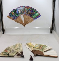 Auktion 375<br>3x div. alte F&auml;cher, 19. Jhd., 2x China, 1x datiert 1880, je stark besch&auml;digt, ca. L-29cm