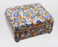 Auktion 375<br>sehr sch&ouml;ne Cloisonn&eacute;-Zierdose, &auml;lter, ca. H-5cm B-9,5cm T-8cm