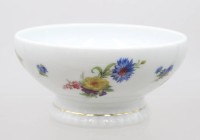 Auktion 375<br>Fussschale, Bareuther, florales Dekor, ca. H-8cm D-16,5cm