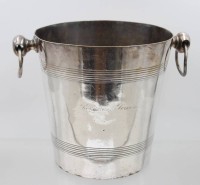 Auktion 375<br>Art-D&eacute;co Sektk&uuml;hler, wohl Kupfer versilbert, Favart gemarkt, Alters-u. Gebrauchsspuren, ca. H-19,5cm D-19,5cm