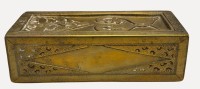 Auktion 375<br>schwere massive Messingdose mit Schiebedeckel, Dekor tw. geschnitten, H-5 cm, 18x9 cm, ca. 1,1 kg