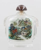 Auktion 375<br>gr. chinesische Schnupftabakflasche, Zwischenglasmalerei, ca. H-10cm B-8,5cm, kl. Chip am Hals