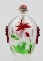 Auktion 375<br>antikes chinesisches Schnupftabaksfl&auml;schchen, Glas geschnitten und &uuml;berfangen, ca. H-6,5cm