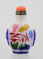 Auktion 375<br>antikes chinesisches Schnupftabaksfl&auml;schchen, Glas geschnitten und &uuml;berfangen, ca. H-7,5cm