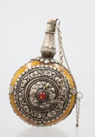 Auktion 375<br>gr. bauchige Schnupftabakflasche, Tibet, Silbermonturen gepr&uuml;ft, Himalaya-Bernstein, 108gr., H-10cm