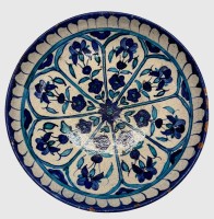 Auktion 375<br>gr. Schale,  Iznik, T&uuml;rkei,  wohl Ende 19./20. Jh.? , Rand mit Glasurabplatzer, H-8 cm, D-25,5 cm