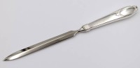 Auktion 375<br>Brief&ouml;ffner, Silbergriff, D&auml;nemark 1915, L-22cm
