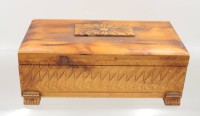 Auktion 375<br>Holzkasten, wohl um 1920, ca. H-9cm B-25cm T-13cm