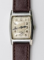 Auktion 375<br>vintage Armbanduhr, ungemarkt, 20/30er Jahre, Handaufzug, 2,9 x 2,5cm, Werk l&auml;uft, Alters-u. Tragespuren