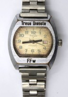 Auktion 375<br>Vintage-Armbanduhr, Anker, Handaufzug, Werk l&auml;uft, D-3,7cm, Alters- u. Tragespuren, Gravur "F&uuml;r treue Dienste FFw"