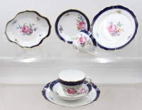 Auktion 375<br>Schale, sowie 2 Gedecke, Hutschenreuther, Dekor Rheinsberg, Tassen H-6,7cm Schale 18,5 x 15cm