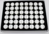 Auktion 375<br>Display mit 48 Steinboxen, ca. 23 x 30,5cm