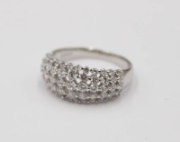 Auktion 375<br>Sterling-Silber-Ring, klarer Steinbesatz, 3,5gr., RG 57
